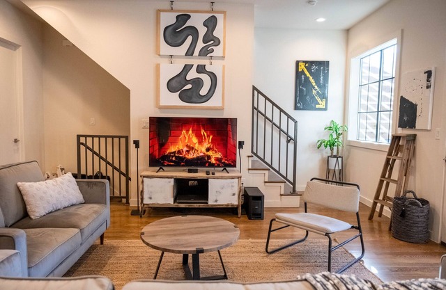 Cozy Townhouse near The Pearl & Riverwalk