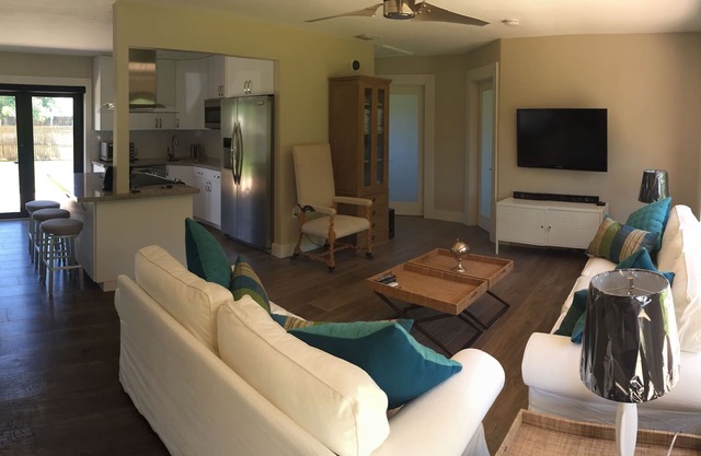Cozy Upscale East Boca House