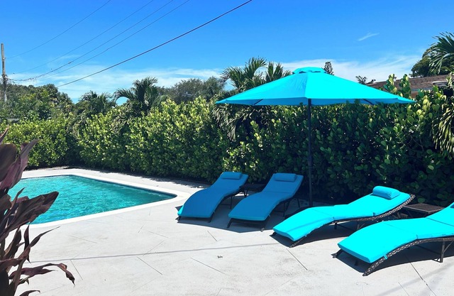 Cozy Vacation House between Miami and Fort Lauderdale in a quiet Neighborhood!