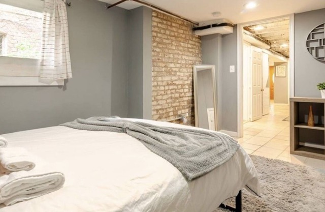 Cozy walkable 2Br DC apartment near Gallaudet and Childrens Hospital