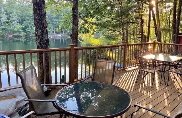 Cozy Waterfront Retreat - Large Deck, Close to Portland