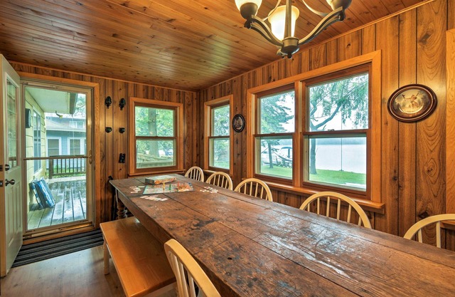 Cozy Wautoma Home w/Boats & Dock on Bughs Lake!