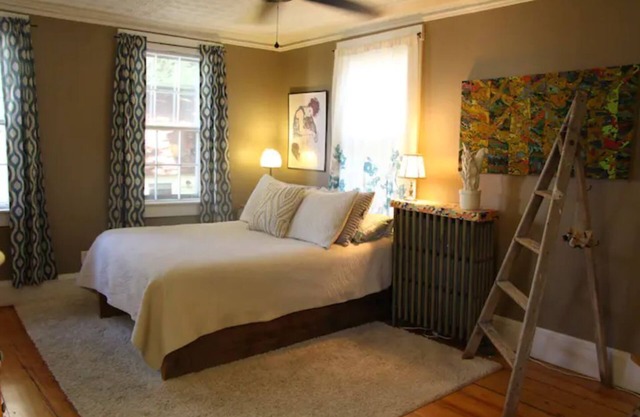 Cozy West End apartment minutes from the Old Port