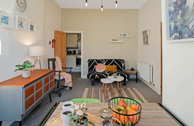 Cozy with Character Logie Green Central Main Door Flat