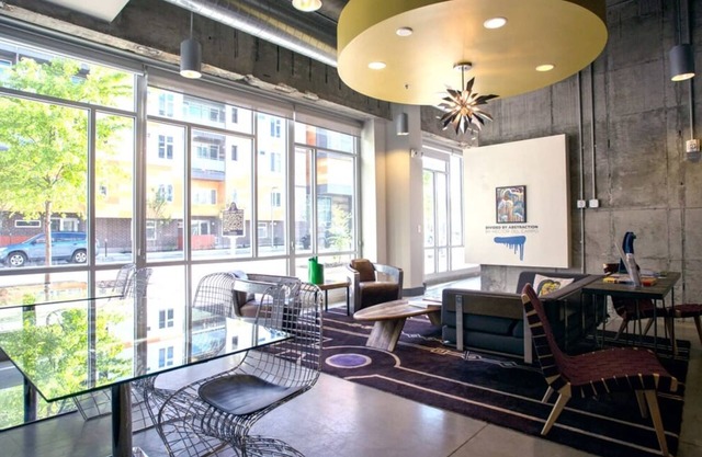 Cozysuites l 2BR Monument Circle Indy