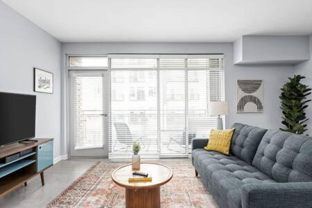 CozySuites l Dream 1BR, Monument Circle, Indy