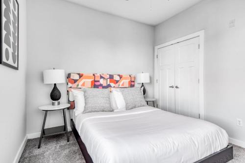 CozySuites Music Row Charming 1BR free parking 49