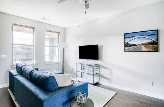 CozySuites Music Row Chic 1BR with free parking! 27