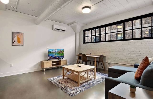 CozySuites NLG - Modern 2BR condo #10