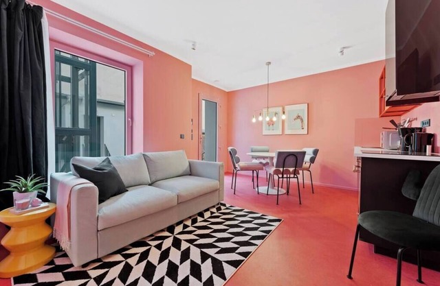 Crazy 44sqm 3room maisonette apt. Near center.