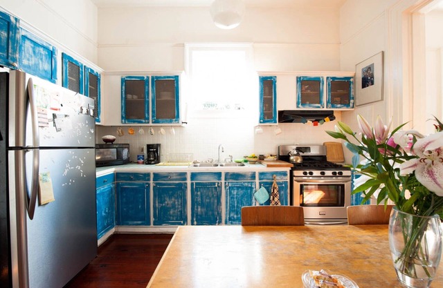 Creative Gallery, Radiant Lofty Sunlit 1 Bedroom 2 Guest Apt- 19STR-17055