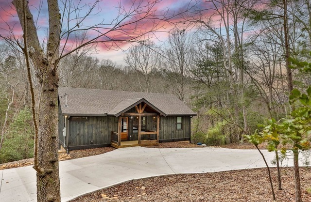 Creekside Hideaway | Ellijay, GA