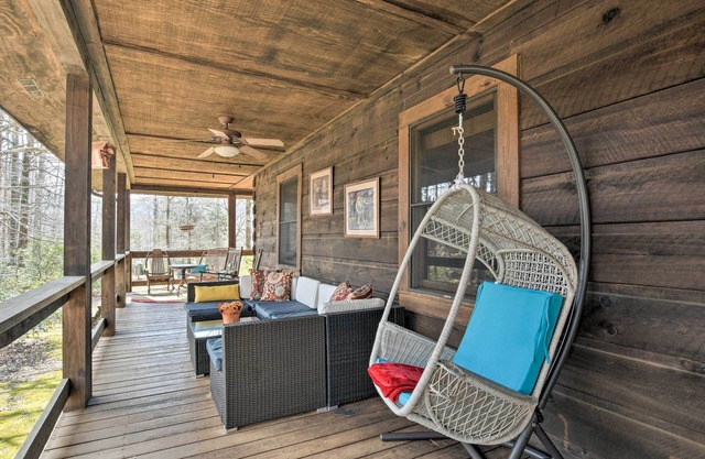 Creekside Marietta Cabin Retreat w/Fire Pit!