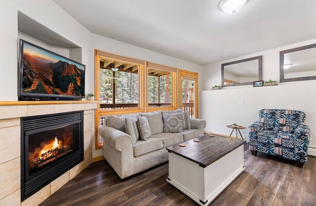 Creekside Suite 16 River View!