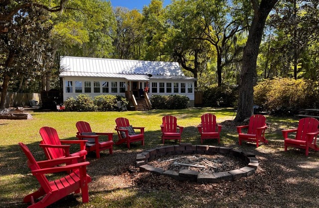 Creekwood Lodge on Store Creek-Deep water, private dock,kayaks, sandbar,crabbing