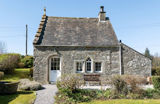 Cross Cottage - a house that sleeps 2 guests in 1 bedroom