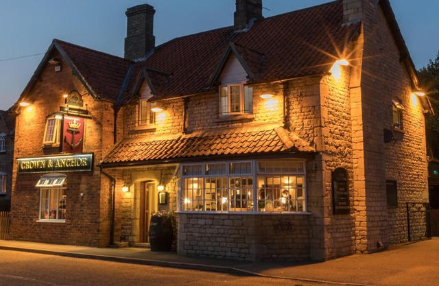 Crown & Anchor