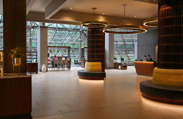 Crowne Plaza Atlanta Perimeter at Ravinia by IHG