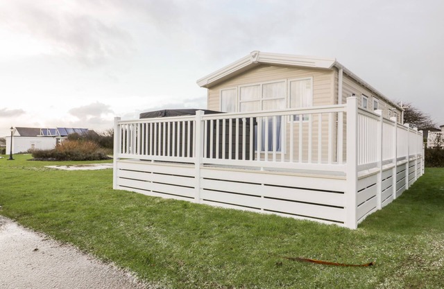 CUBERT NO.3, pet friendly, with hot tub in Goonhavern