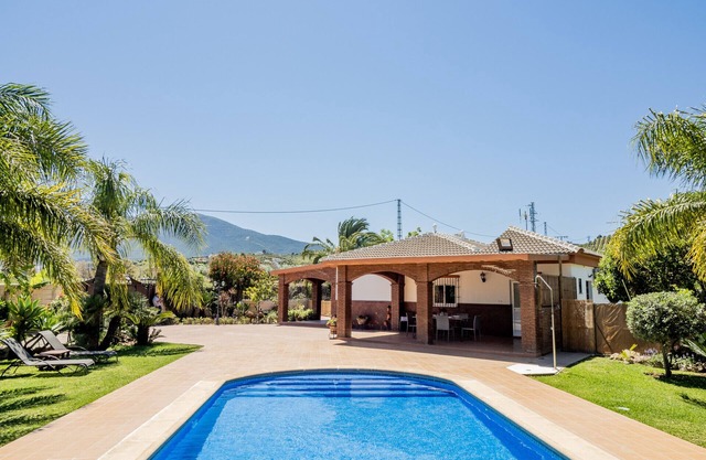 Cubo's Casa Rural El Alba/private pool/BBQ/free wifi