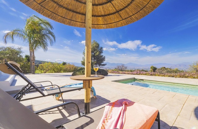 Cubo's Finca Entrepinos/Wifi/private pool/air conditioning/garden/views