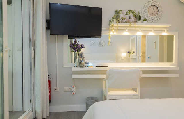 Cubo's Poseidon Apartment 3 & Pool/room/air conditioning/community pool/free wifi