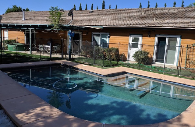 CUSTOM HIGH VIEW 5-MAN SPA, POOL, ORCHARD NEXT TO WINE TASTING, EZ FWY, PETS OK