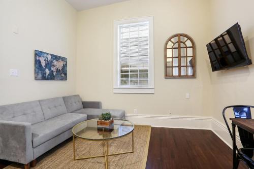 Cute 1bed 1bath 4blocks from French Q near Bourbon St and steps to Jazz Venues