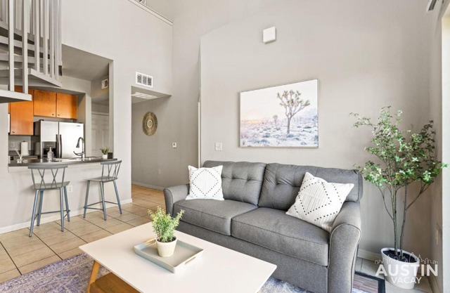 Cute and Comfy Apartment by The University of Texas