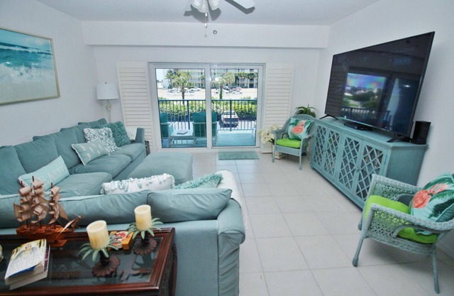 Cute Coastal Condo in Oceanwalk! Perfect for Large Families.