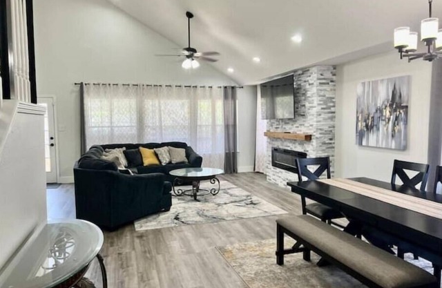 Cute & Cozy 4BR home close to Seaword & Sixflag