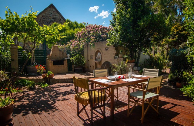 Cutest Cottage in heart of Milton - Queen Bee (and dog friendly too!)