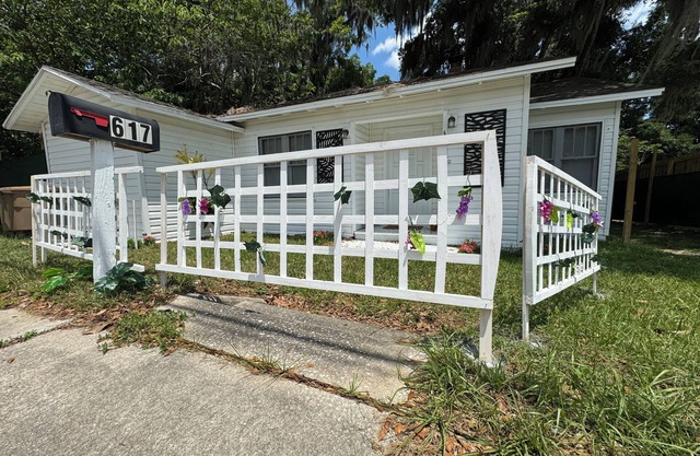 Cutest Cottage in Ocala you tube it !