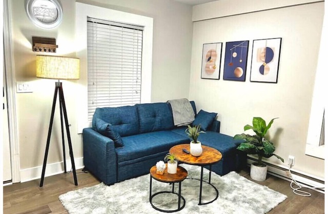 Cville Cottage Large groups, Cozy home, Min to UVAn