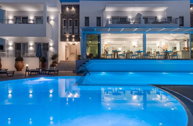 Cyano Hotel