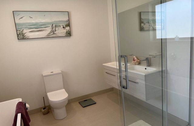 Cycle trails right on door step, 5 minute walk to shopping center, cafe/Bars.