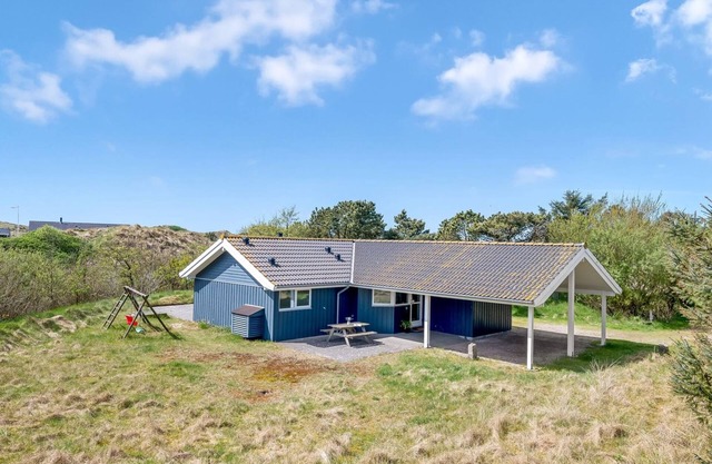 "Dagny" - 300m from the sea by Interhome