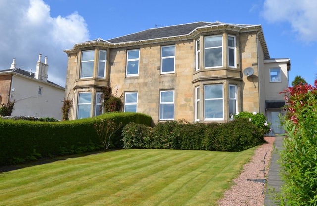 Davaar Upper Apartment, promenade location Dunoon