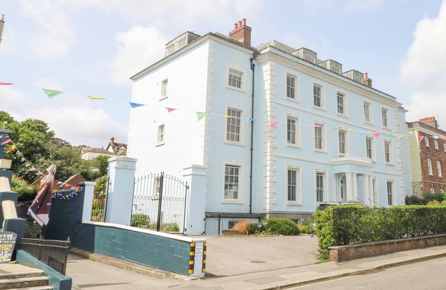 DAWN CATCHER, family friendly, luxury holiday cottage in Falmouth