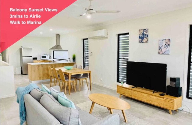 Daydreaming Airlie Beach Water views & moments to boardwalk.