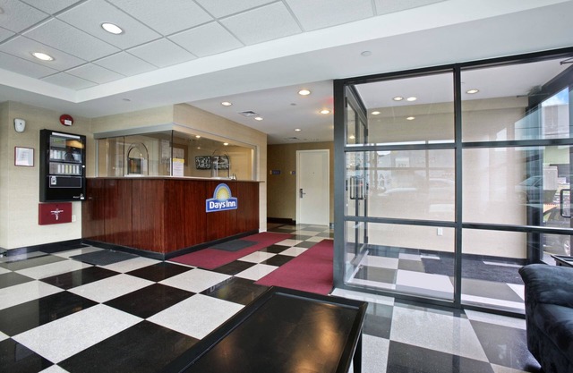 Days Inn by Wyndham Bronx Near Stadium
