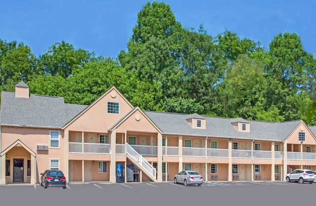 Days Inn by Wyndham Canton