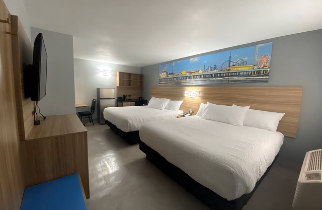 Days Inn & Suites by Wyndham Texas City