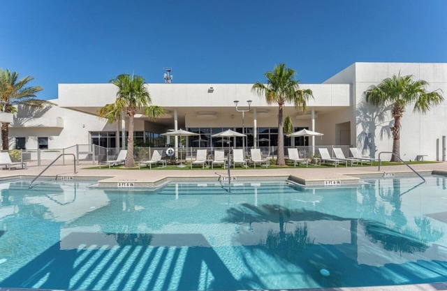 Daytona 2BR Getaway Parking Family and Pet-Friendly
