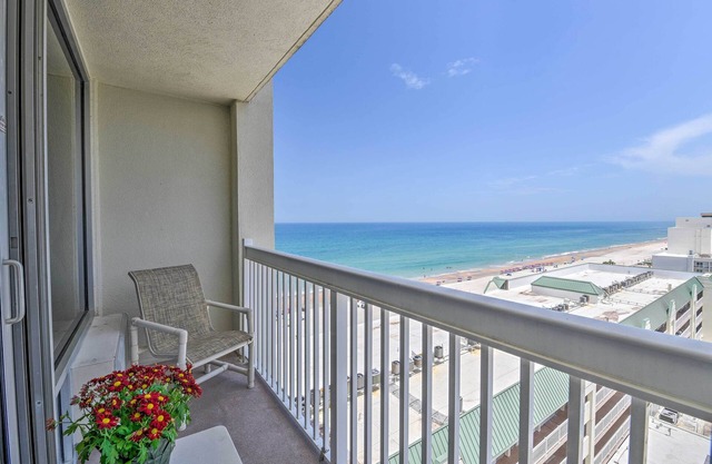 Daytona Beachfront Condo w/Ocean View