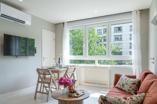 De Montescal - SPA Tub and AC Cosy apartment a prime location 40m2