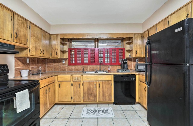 Decatur Home w/Yard ~ 9 Mi to Downtown Atlanta!