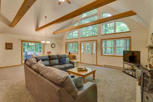 Deck and Resort Amenities Arrowhead Lake Home!