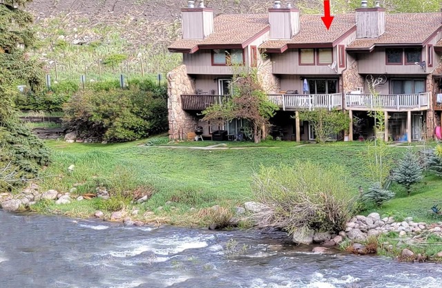 Deck w/Grill On Gore Creek, 4-BR, Pet Friendly, Steps from Free Bus Stop - Great Value!