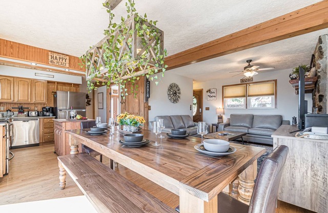 Deer Haven | Mountain View | Hot Tub | Vineyards | Pet Friendly